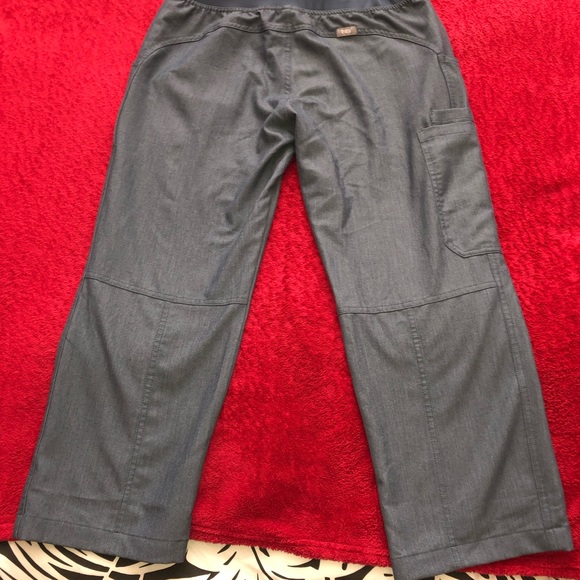 Figs nursing top & bottom - Picture 4 of 8